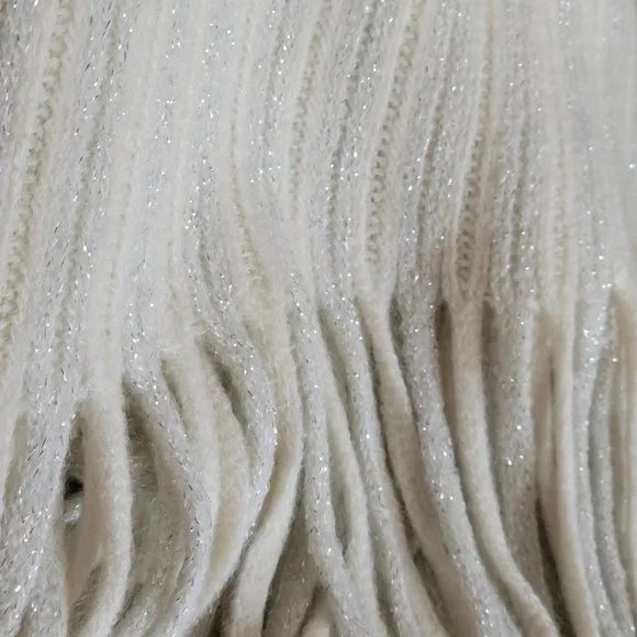 Max Studio Home Throw - Picture 6 of 11